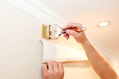 Pose de papier peint à Baupte — revêtements muraux et toiles de verre